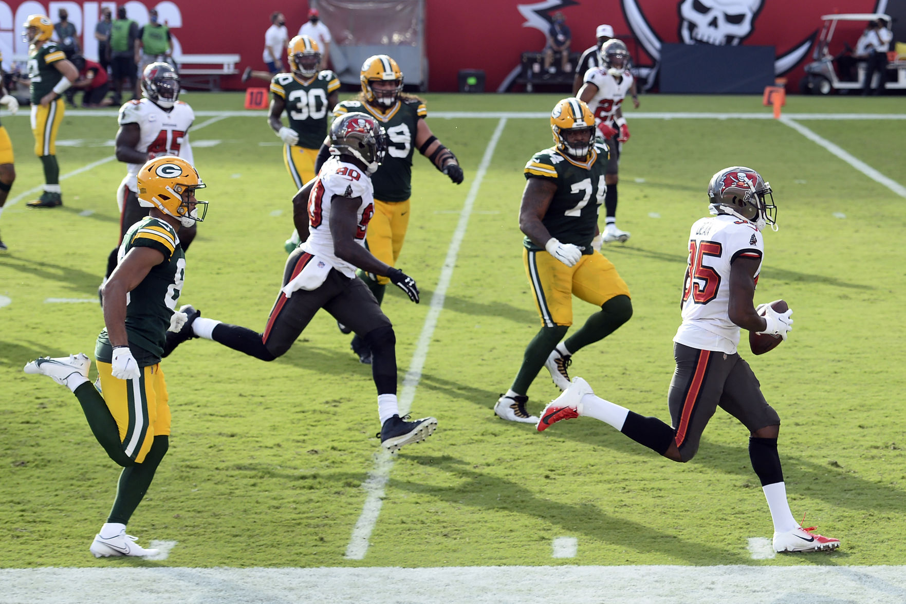 Buccaneers 38, Packers 10